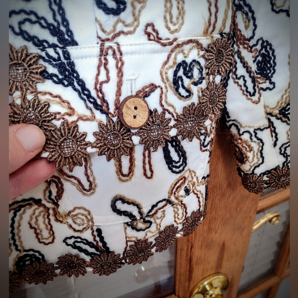 EUC Jendo Jacket, Size 12, Beautiful Embroidered Details, Perfect Condition - Picture 7 of 11